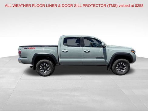 Used 2023 Toyota Tacoma TRD Off-Road w/ Black Out Package (TMS) AWD/4WD image 9