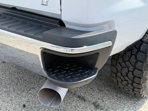 Used 2017 Chevrolet Silverado 2500 LT AWD/4WD image 13