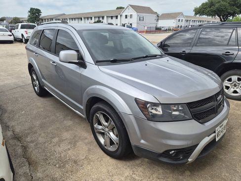 Used 2017 Dodge Journey Crossroad FWD image 5