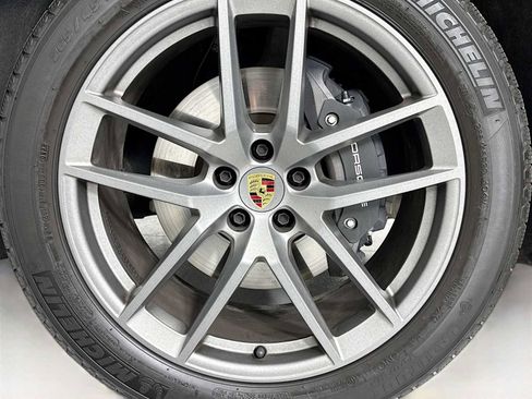 Certified 2025 Porsche Macan AWD/4WD image 31