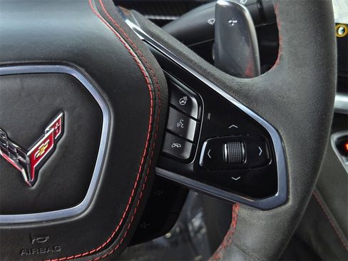 Used 2021 Chevrolet Corvette Stingray Premium Cpe w/ Z51 Performance Package image 38