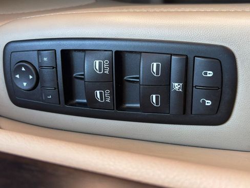 Used 2014 Jeep Grand Cherokee Laredo w/ Security & Convenience Group AWD/4WD image 15