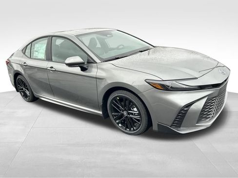 New 2026 Toyota Camry SE image 7