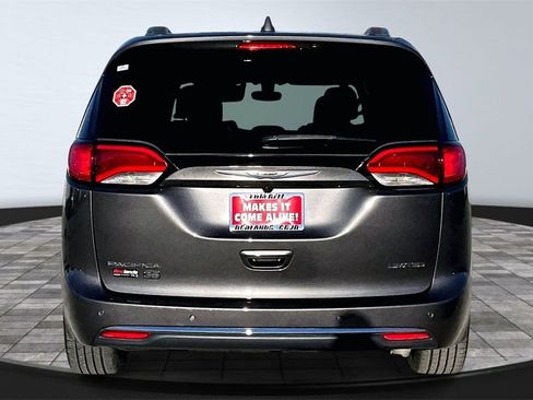 Certified 2020 Chrysler Pacifica Limited image 5
