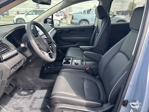 New 2026 Honda Odyssey Touring image 9