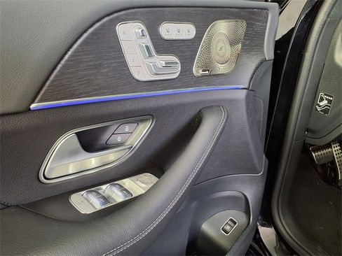 Used 2025 Mercedes-Benz GLS 450 4MATIC image 16