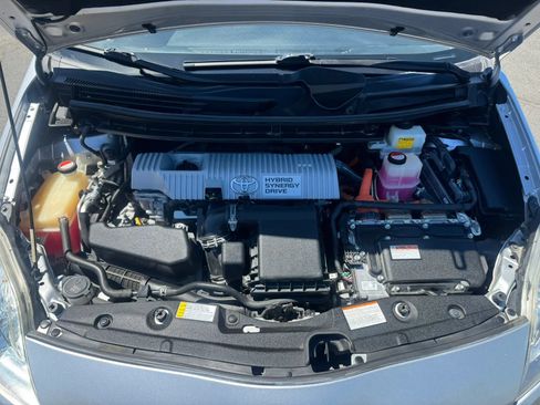 Used 2015 Toyota Prius Two FWD image 15