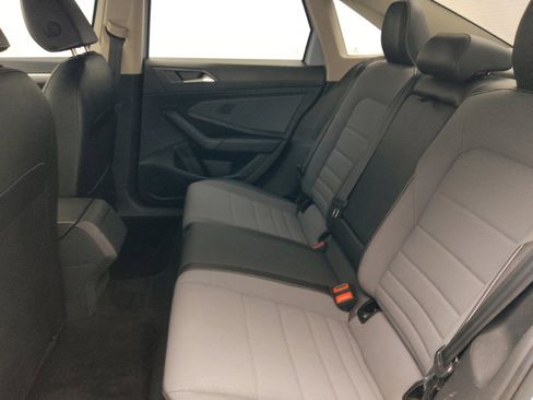 Used 2025 Volkswagen Jetta SE FWD image 18