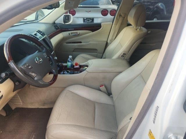 Used 2011 Lexus LS 460 w/ Comfort Pkg RWD image 7