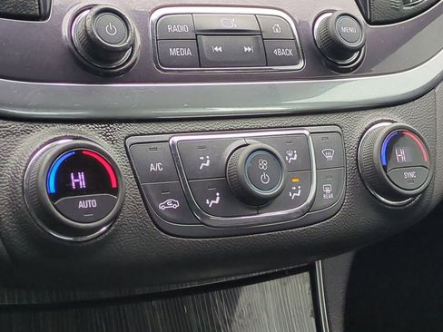 Used 2017 Chevrolet Impala LT image 29