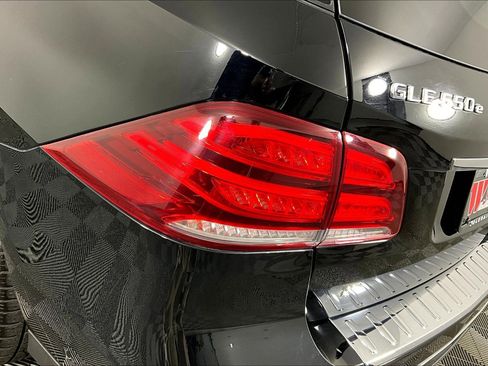 Used 2018 Mercedes-Benz GLE 550e 4MATIC image 23