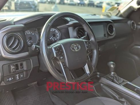 Used 2019 Toyota Tacoma TRD Off-Road image 12