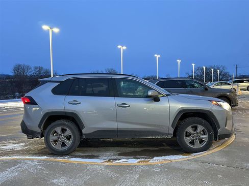 Used 2025 Toyota RAV4 XLE image 5