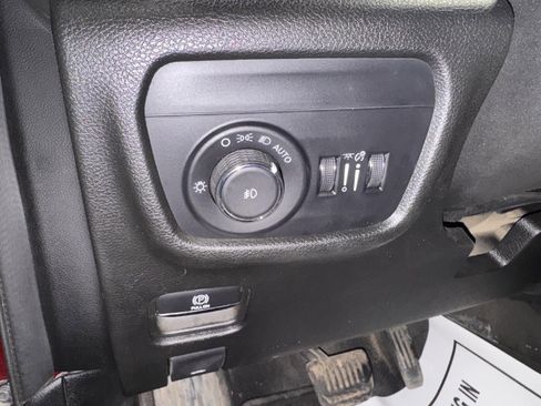 Used 2023 Jeep Grand Cherokee Limited w/ MOPAR Finishing Package image 11