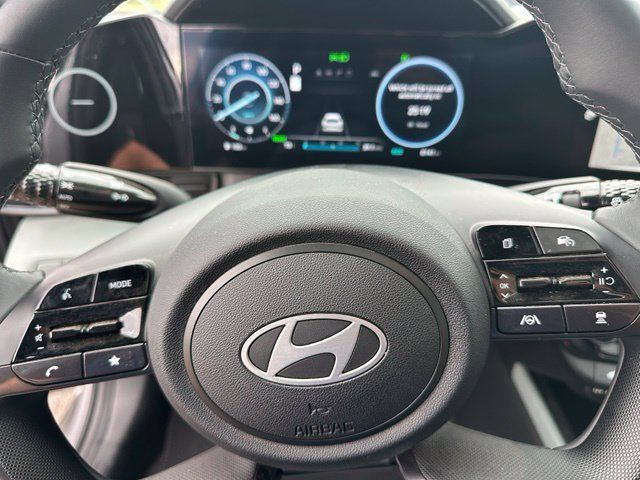 Used 2025 Hyundai Elantra Limited FWD image 24