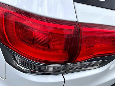 Used 2019 Jeep Grand Cherokee Laredo w/ Security & Convenience Group image 28