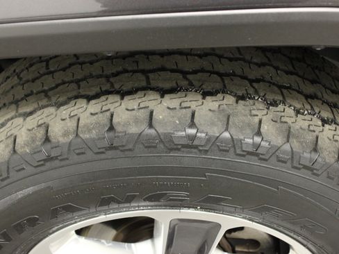 Used 2021 Jeep Wrangler Unlimited Sahara image 10