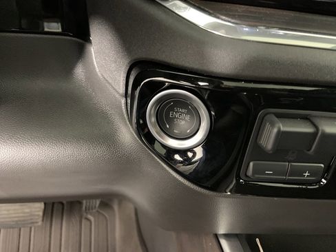 Used 2025 GMC Sierra 1500 SLT w/ SLT Premium Plus Package image 37