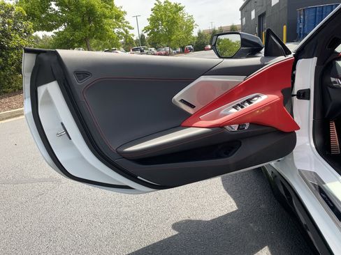 Used 2024 Chevrolet Corvette Z06 RWD image 17