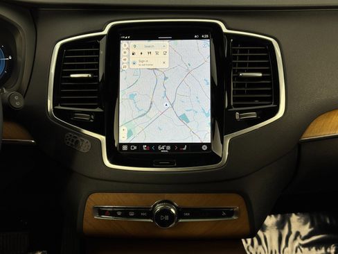 Used 2024 Volvo XC90 T8 Plus image 25