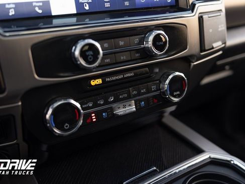 Used 2022 Ford F350 Platinum image 33