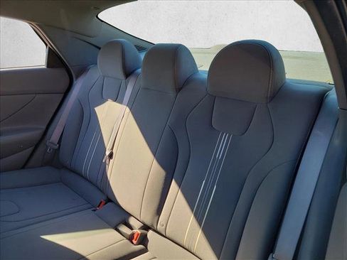 Used 2023 Hyundai Elantra SEL w/ Convenience Package image 13