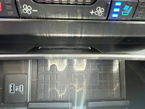 Used 2021 Ford Expedition XLT AWD/4WD image 40