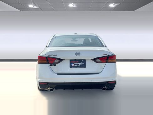 New 2025 Nissan Altima 2.5 SR w/ SR Premium Package image 10