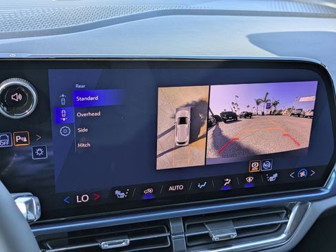 Used 2026 Chevrolet Equinox EV LT image 17