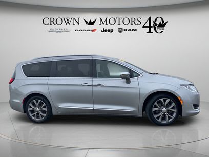 Used 2018 Chrysler Pacifica Limited w/ Tire & Wheel Group