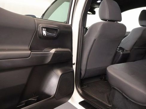 Certified 2019 Toyota Tacoma TRD Sport image 26