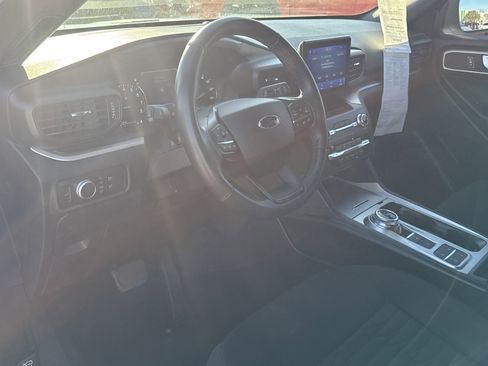 Used 2020 Ford Explorer XLT image 24