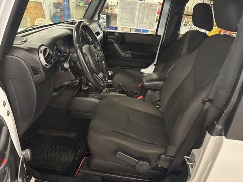 Used 2017 Jeep Wrangler Sport AWD/4WD image 11