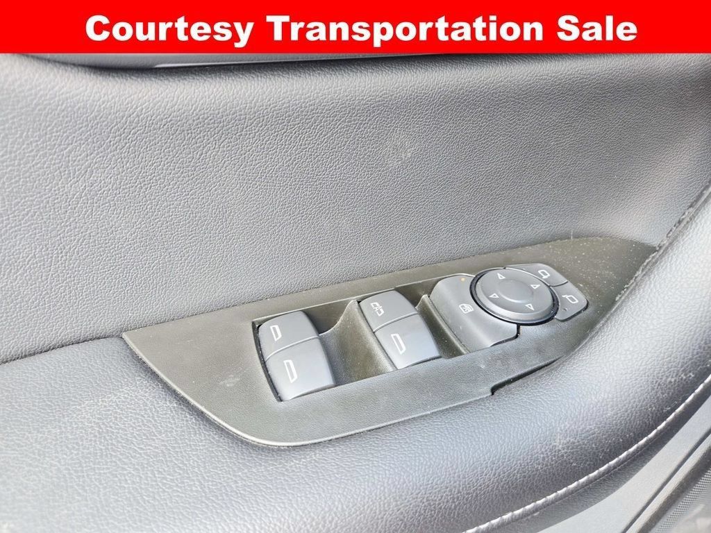 Used 2025 Chevrolet Blazer LT AWD/4WD image 33