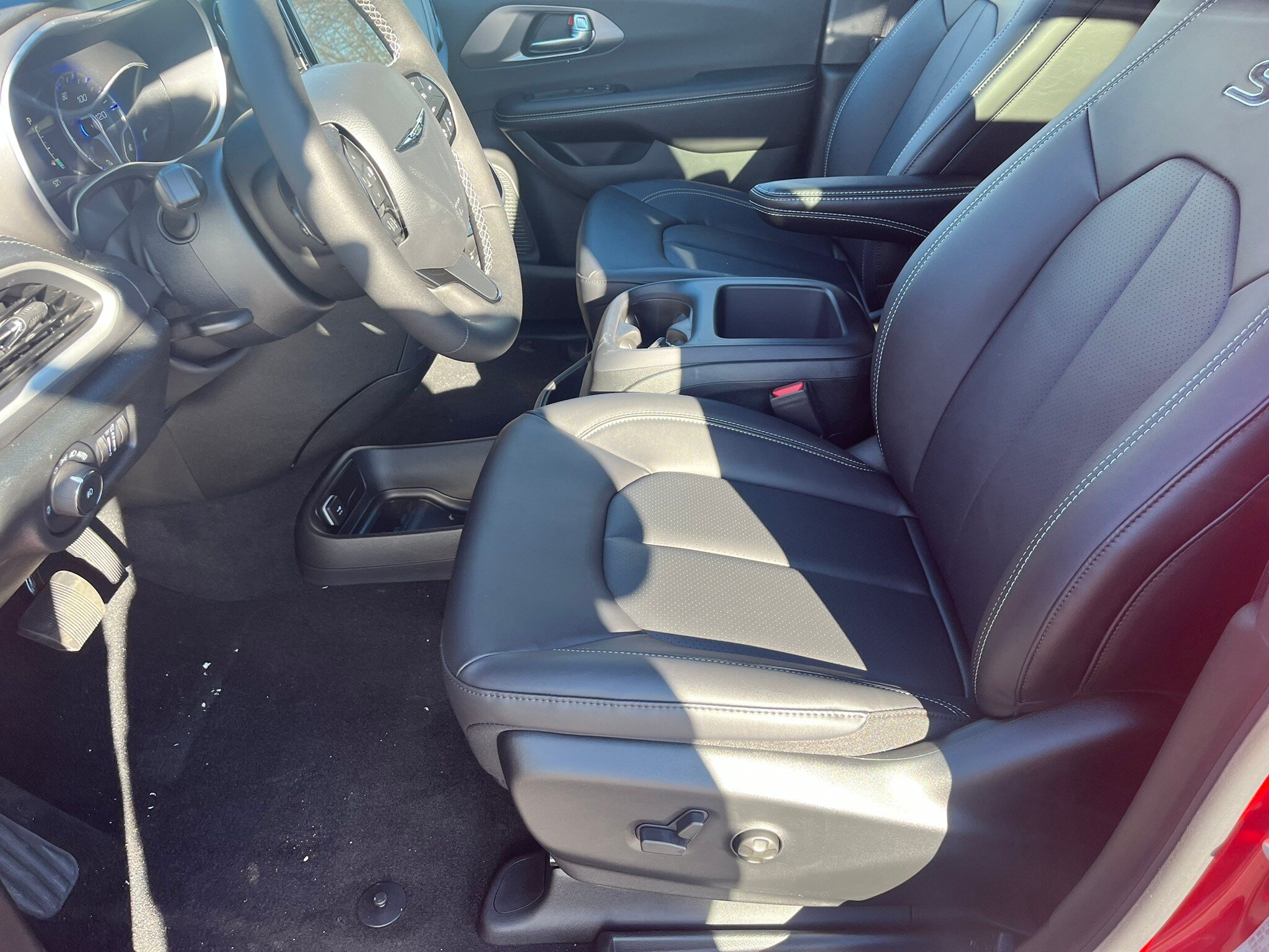New 2026 Chrysler Pacifica Select w/ S Appearance Package FWD image 14