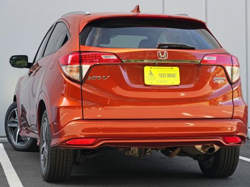 Used 2019 Honda HR-V Touring image 5