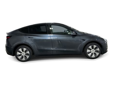 Certified 2023 Tesla Model Y AWD image 7