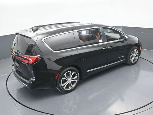 New 2026 Chrysler Pacifica Pinnacle image 59