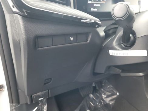 New 2026 Nissan Kicks SR w/ Cold Weather Package image 16