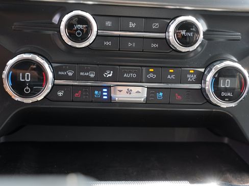 Used 2021 Ford F150 Lariat w/ Equipment Group 502A High AWD/4WD image 37