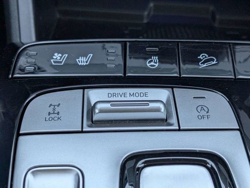 Used 2024 Hyundai Tucson Limited image 35