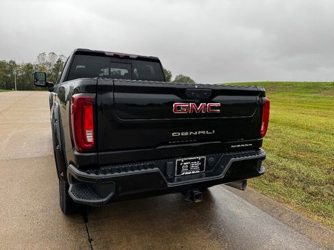 Used 2021 GMC Sierra 2500 Denali w/ Denali Black Diamond Edition image 8