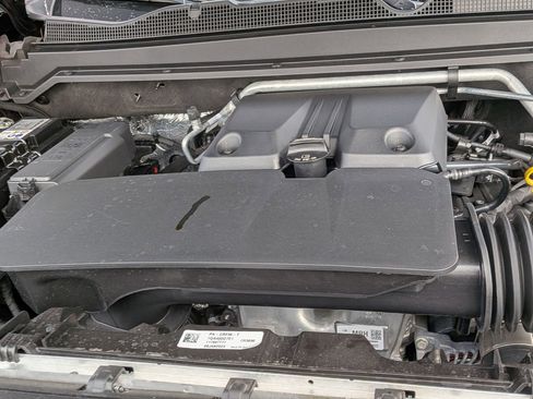 Certified 2024 GMC Canyon Elevation w/ Elevation Premium Package image 35