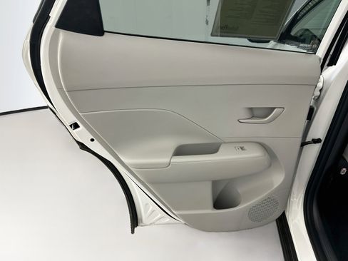 Used 2025 Hyundai Kona SEL AWD/4WD image 27