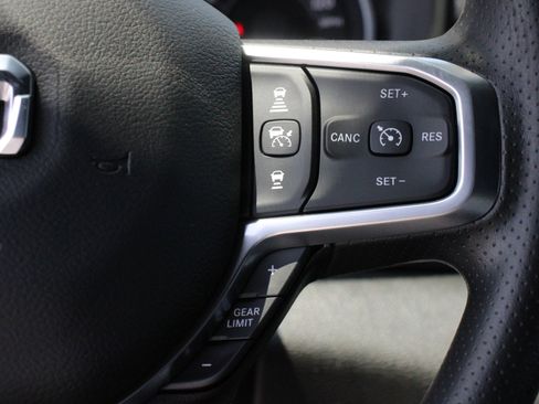New 2026 RAM 1500 Express AWD/4WD image 10