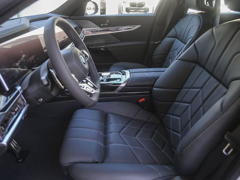 Used 2026 BMW i7 eDrive50 w/ M Sport Package RWD image 14