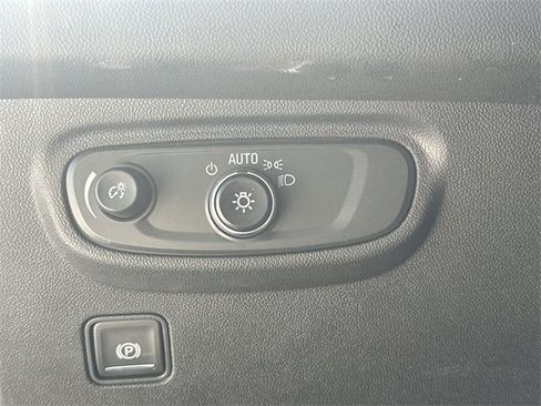 Used 2023 GMC Terrain SLE w/ Driver Convenience Package image 20