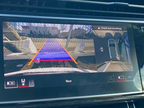 Used 2023 Audi Q7 3.0T Premium w/ Convenience Package image 17