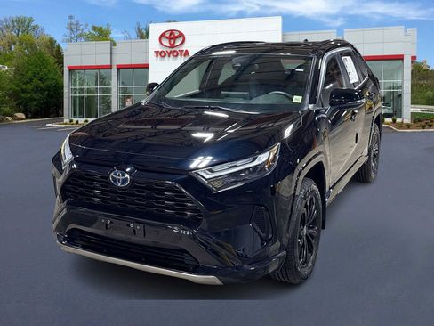 Used 2023 Toyota RAV4 SE w/ Convenience Package AWD/4WD image 1