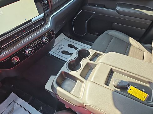 Used 2024 GMC Sierra 1500 Elevation image 27